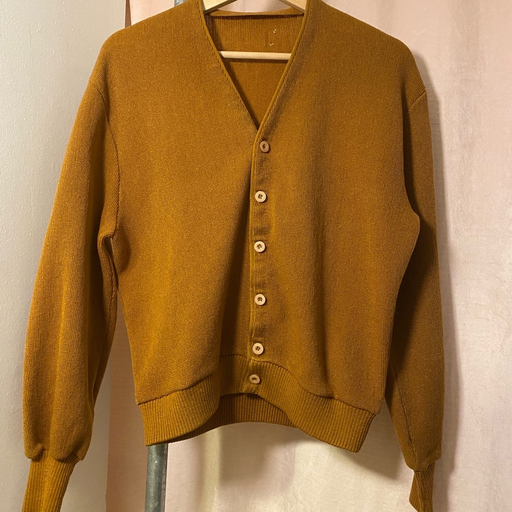 1950s mustard yellow cardigan with unique button #50sfashion